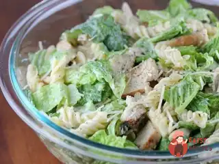 Макаронний салат "Цезар"