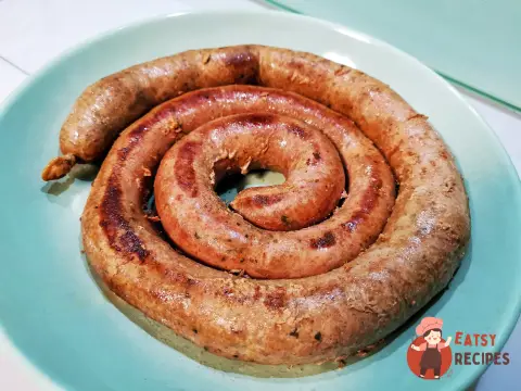 Домашні ковбаски з вершками та часником
