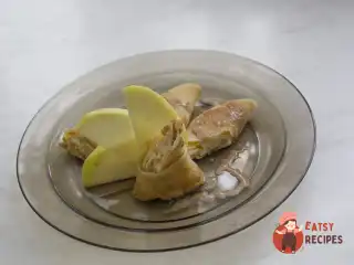 Роли десертні з хурмою та яблуками у російському стилі