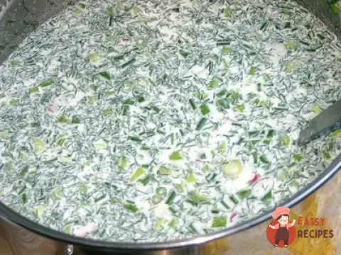 Окрошка на курячому бульйоні з редькою