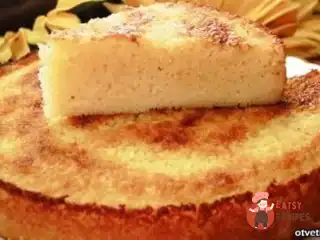 Манний пиріг на сметані