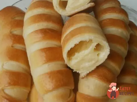 Булочки з сиром та цукром