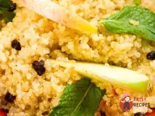 Салат з кіноа, яблук та мигдалю