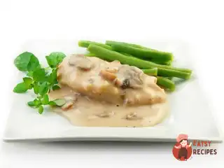 Курячі грудки з печерицями