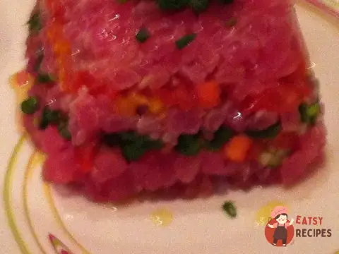 Листковий тартар з тунця