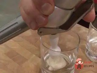 Збитий соус голландез (Голландський крем)