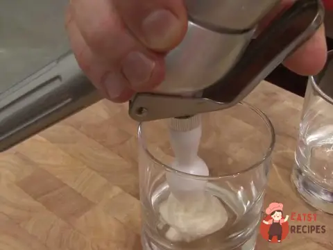 Збитий соус голландез (Голландський крем)