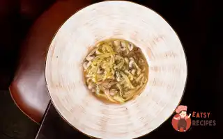 Грибний суп з качкою та локшиною