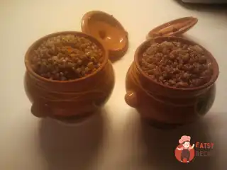 Гречка зі свининою в горщику по-купецьки