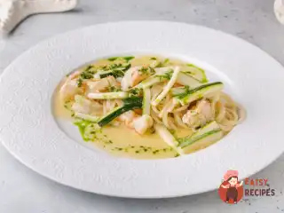 Паста з цукіні та креветками