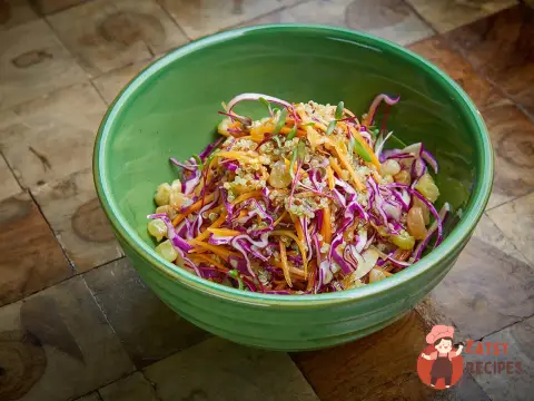 Салат з капустою та кіноа