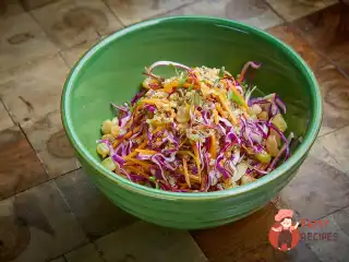 Салат з капустою та кіноа
