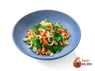 Літній салат з куркою по-в'єтнамськи