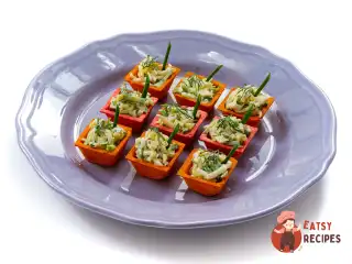 Тарталетки з кальмарами та сулугуні