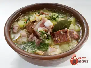 Гороховий суп із копченостями