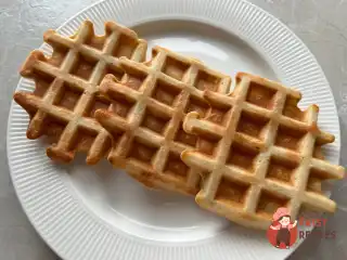 Бананові вафлі