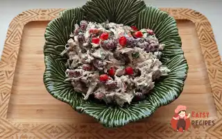 Новорічний салат із куркою та гранатом