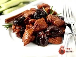 М'ясо з чорносливом