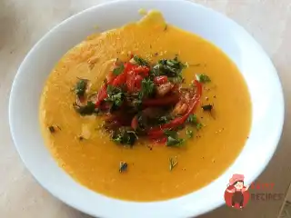 Гарбузовий суп-пюре з окістом та перцем