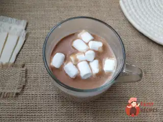 Гарячий шоколад з маршмеллоу