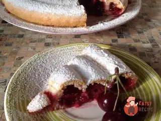 Незвичайний вишневий пиріг на тесті кефіру