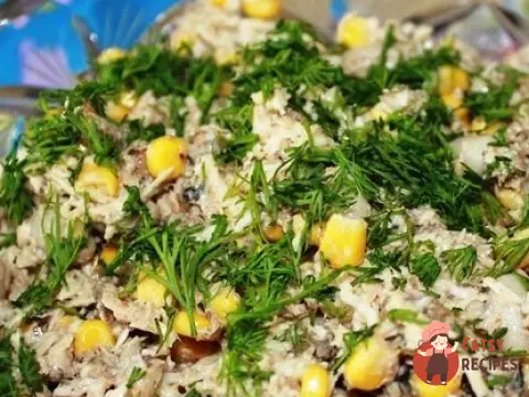 Шпротний салат із сиром