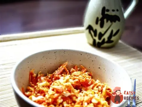 Морквяний салат із крабовими паличками