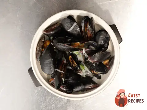 Мідії у кокосовому молоці