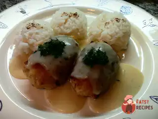 Рибні котлети з тріски з капустою і салом