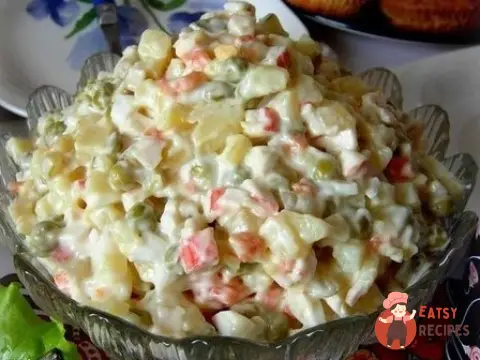 Салат з крабових паличок з картоплею та морквою