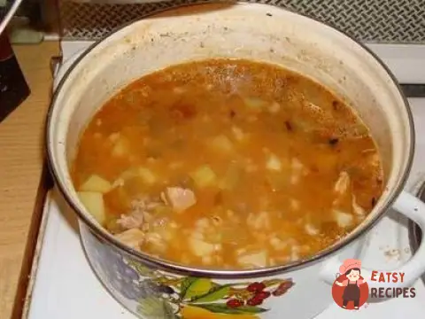 Класичний розсольник на яловичому бульйоні