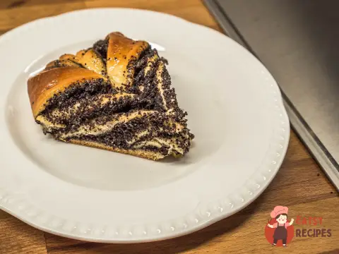 Маковий пиріг на мигдальне борошно