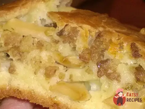 М'ясний пиріг з грибами на сирному тісті