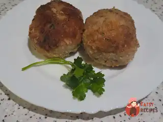 Котлети зі свинячого фаршу з петрушкою