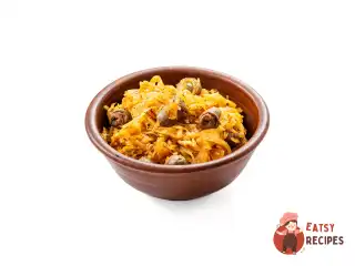 Солянка з курячими сердечками