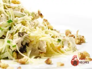 Курячий салат з горіхами