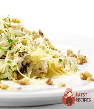 Курячий салат з горіхами