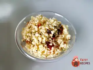 Кускус з в'яленими помідорами, базиліком та розмарином