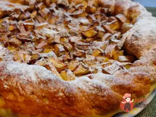 Пиріг з яблуками та корицею на пісному тісті