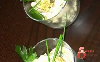 Салат Із Банана З Селери Та Козячим Сиром