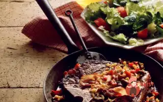 Стейк Яловичий З Розмарином Та Пюре З Білої Квасолі.