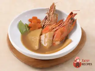 Креветки з овочами та ароматним соусом