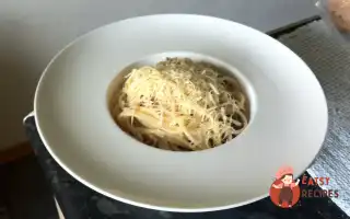 Паста Карбонару З Беконом (Pasta Carbonara)