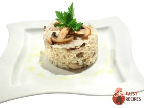 Грибний салат з ананасами
