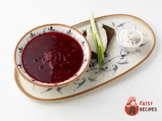 Борщ із копченим сметаною та смальцем