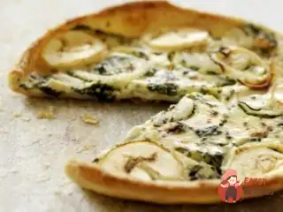 Піца з качиним м'ясом, зеленою цибулею та соусом хойсин