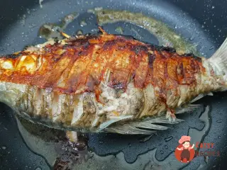 Крок 8: Карась французькою
