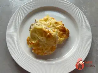 Куряче філе з ананасами