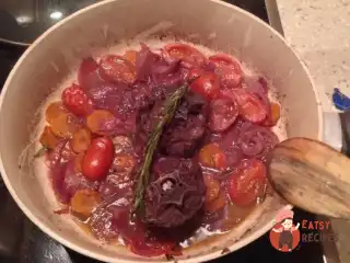 Тушкована баранина з овочами