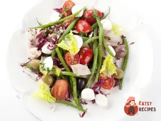 Салат з квасолею та моцарелою